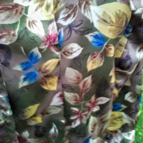 Satin blouse - Picture 4 of 4